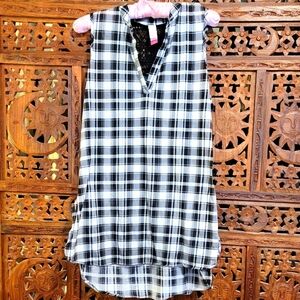 No Boundaries sleeveless plaid tunic top with lace accent and split side hem